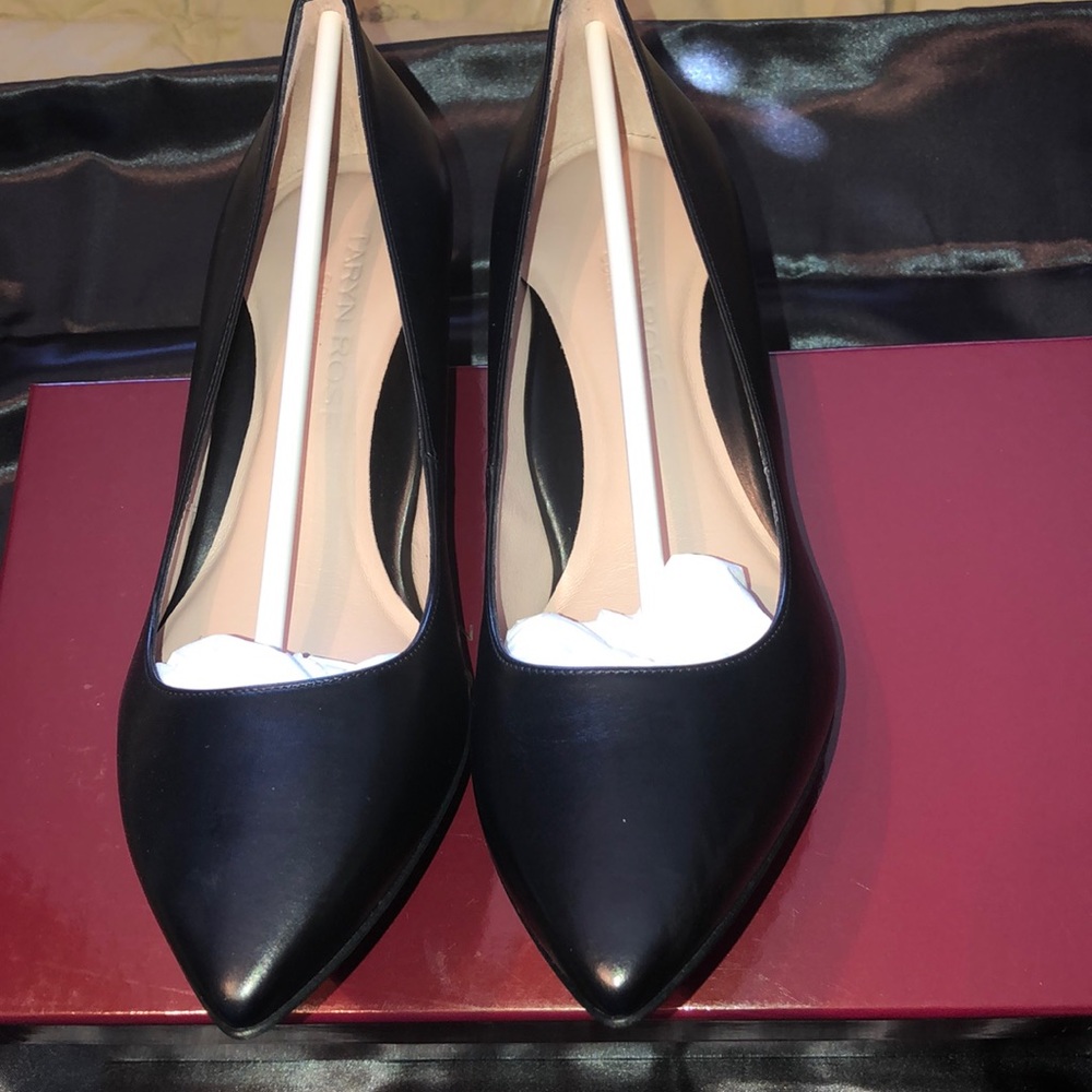 Black Gabriela Leather Pump